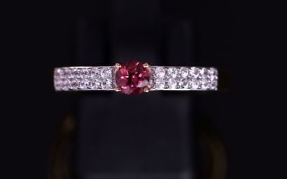 Ring in silver gilt 925 / ° ° (vermeil) centered...