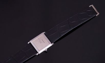 BOUCHERON - Square wristwatch in 18k (750/°°)...