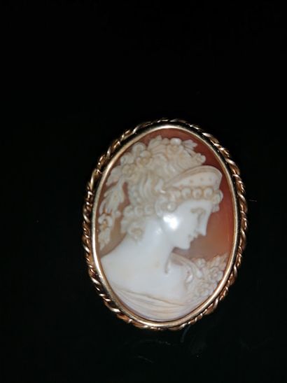 18K (750/°°) yellow gold PENDANT, with a...
