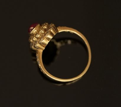 RING in 18k yellow gold (750/°°) set with...