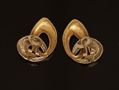 PAIR OF EAR CLIPS in 18K (750/°°) yellow...