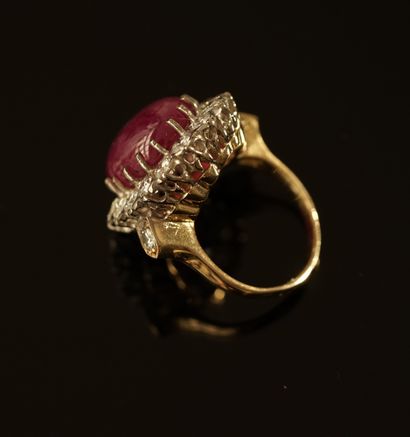 Daisy ring in 18k yellow and white gold (750/°°)...