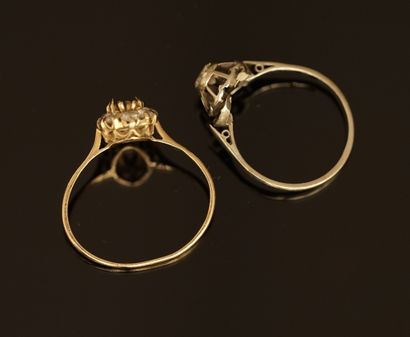 SET OF 2 RINGS in 18K (750/°°) gold, one...