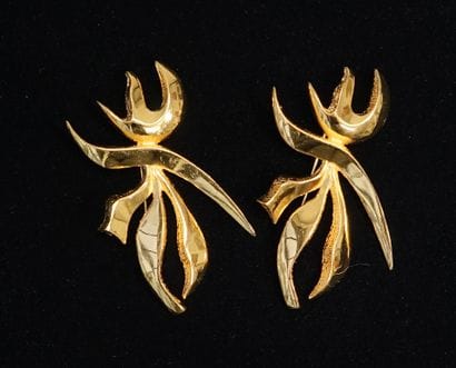 HEDERA SER - 2 BROCHES en métal doré figurant...