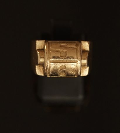 RING in 18k (750/°°) yellow gold, signet...