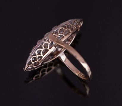 MARQUISE RING in 18k (750/°°) yellow and...