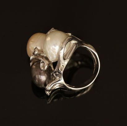 IMPOSSIVE RING signed DML in 18K white gold...
