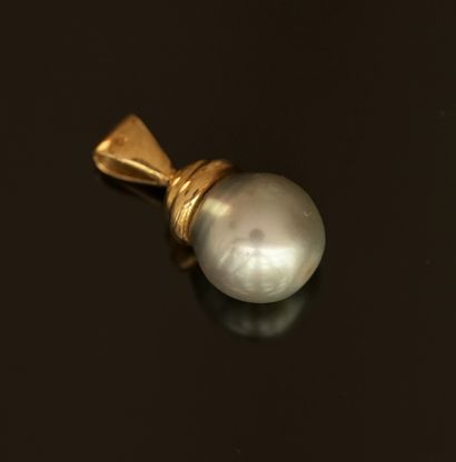 18K (750/°°) yellow gold pendant set with...