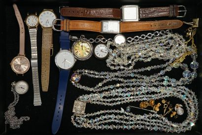FANTAISIE: lot of various metal jewelry,...