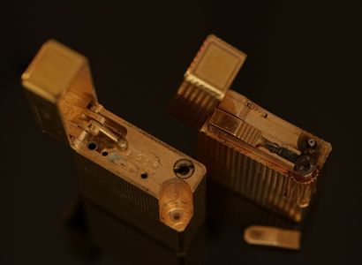 LOT of 2 DUPONT BRIQUETS in gold plated,...