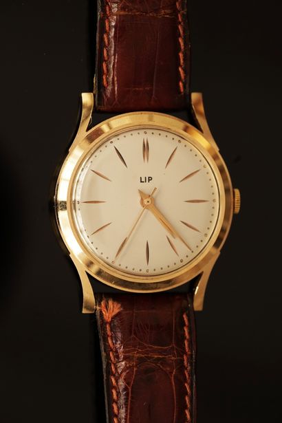 LIP - Men's wristwatch in 18k yellow gold...