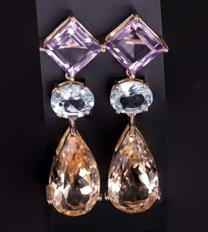 PAIR OF EARRINGS in 9k yellow gold (375/°°)...