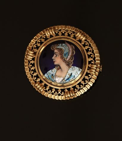 18k (750/°°) yellow gold BROCHURE PENDANT...