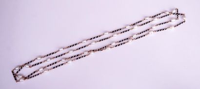 14k (585/°°) yellow gold SAUTOIR with blue...