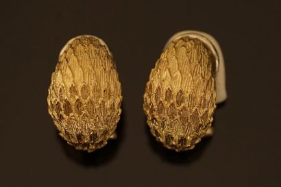 PAIR OF EARRINGS in 18k (750/°°) yellow and...