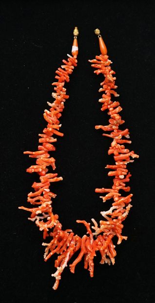 NECKLACE composed of large branches of orange...
