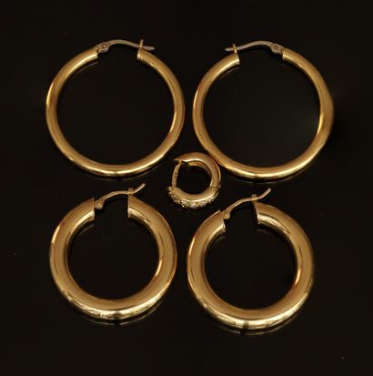 SET in 18k yellow gold (750/°°) composed...