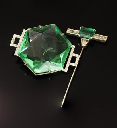 SET composed of a pin and a piece of jewelry...