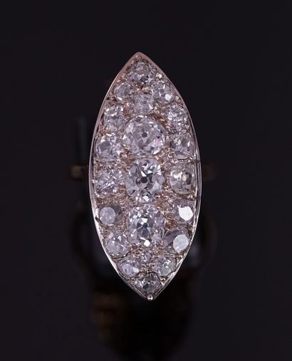 MARQUISE RING in 18k (750/°°) yellow and...