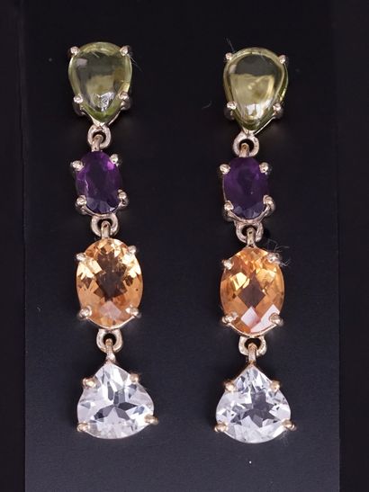 PAIR OF EARRINGS in gilt silver 925/°° (vermeil)...
