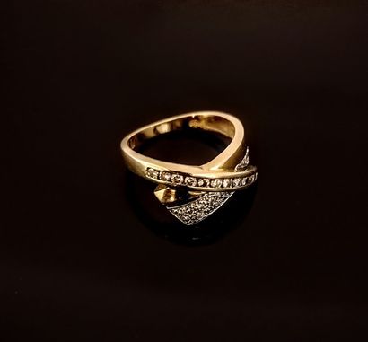 RING in 18K yellow gold (750/°°), set with...