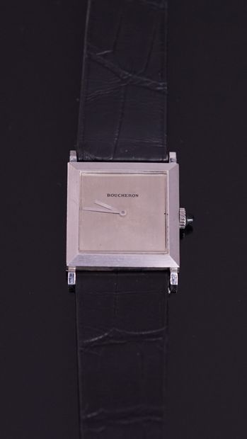 BOUCHERON - Square wristwatch in 18k (750/°°)...