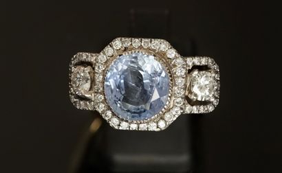 18k (750°/°°) white gold ring with geometric...