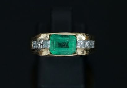 BAND RING in 18k (750°/°°) yellow gold, centered...