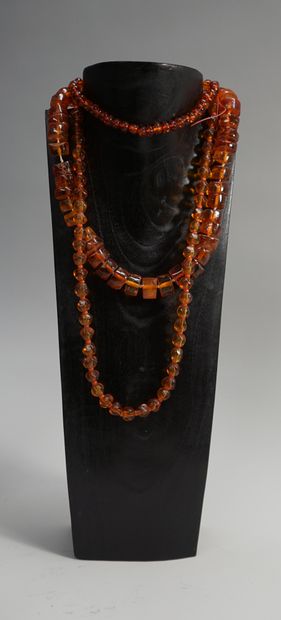 SET of 2 necklaces and a bracelet in translucent...