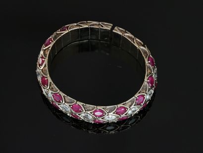 BRACELET rigid opening in silver gilt (vermeil)...