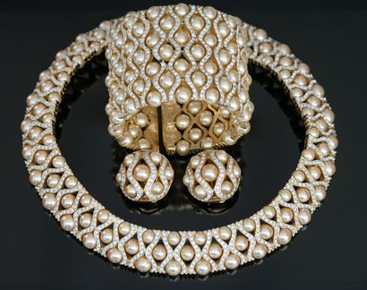 CAROLEE - Gilded metal, costume pearls and...