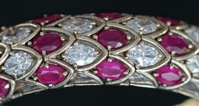 BRACELET rigid opening in silver gilt (vermeil)...
