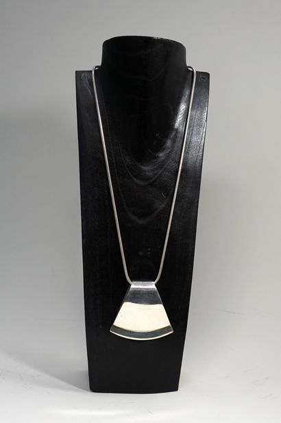 KARL LAGERFELD - Modernist silver color metal...