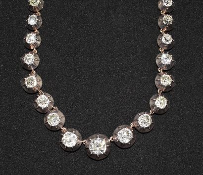 COLLIER RIVIERE en or jaune 18K (750/°°)...