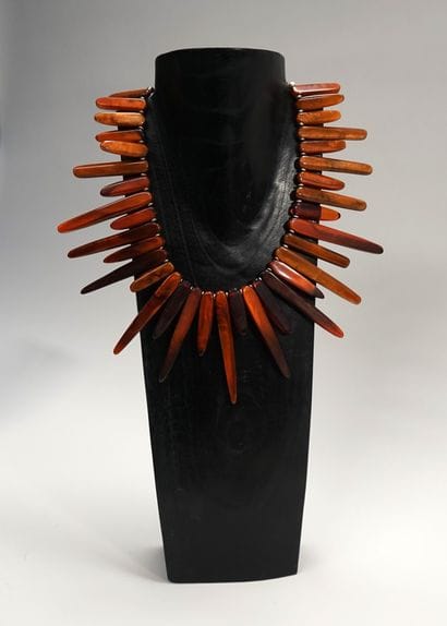 DOMINIQUE DENAIVE - Resin necklace composed...