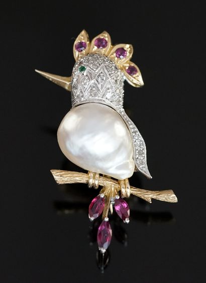 18k (750/°°) yellow and white gold brooch...