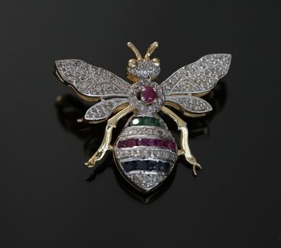 Gilded silver brooch representing a bee set...