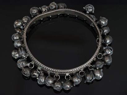 BRACELET of arm or ankle in silver alloy,...