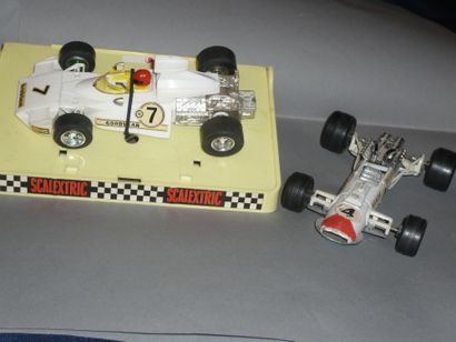 SCALEXTRIC BRM Formule 1 et POLITOYS Honda...