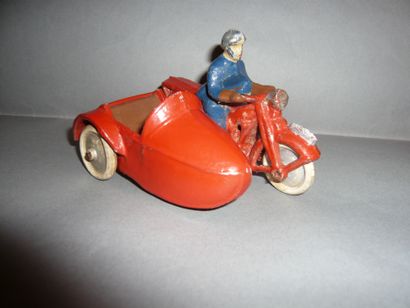 QUIRALU Side car pompier (en l’état)