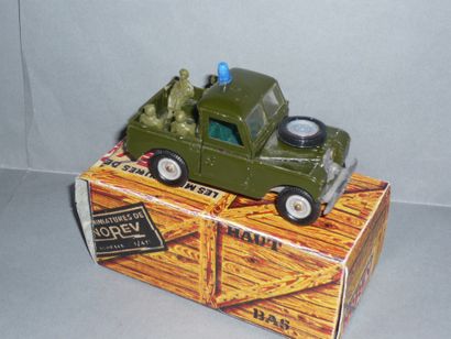 NOREV n°121 Land Rover patrouille (en l'...