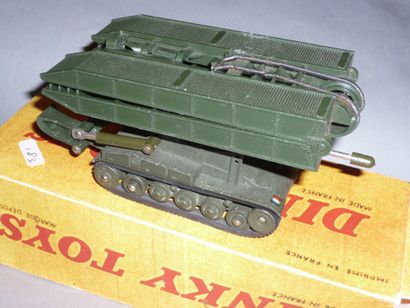 DINKY TOYS n°883 Char AMX poseur de pont...