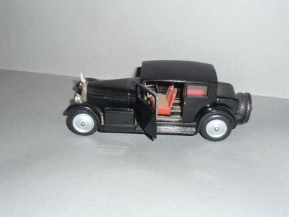 SOLIDO. Voisin carénée 1934 (avec amorti...