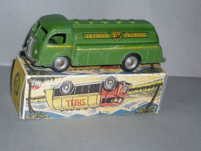 CIJ Panhard citerne BP (en l’état)