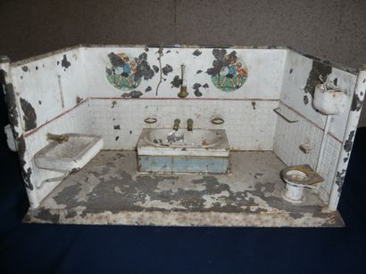 Salle de bain en tôle embouti fonctionnelle...