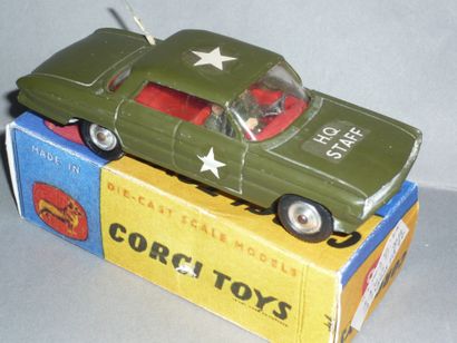 CORGI TOYS Oldsmobile super 88 militaire...