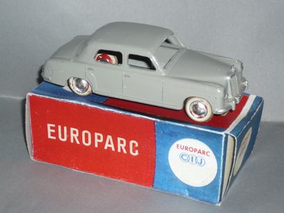 CIJ Mercedes 220 grise (en l’état)