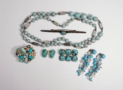 LOT of VINTAGE JEWELRY in shades of turquoise...
