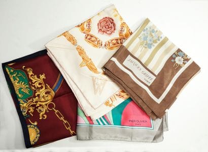 LOT of 4 Fancy FOULARDS.