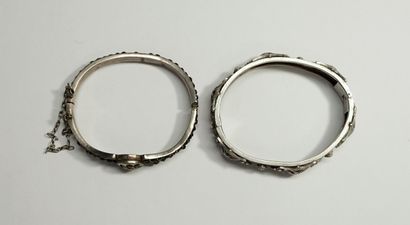 LOT including two metal BRACELETS:
Neo-Gothic...